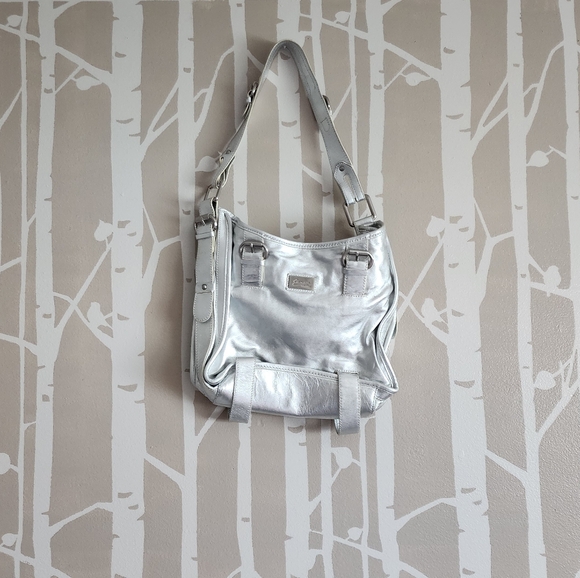 Etienne: (collection privee) Silver Leather Bag - Picture 15 of 16
